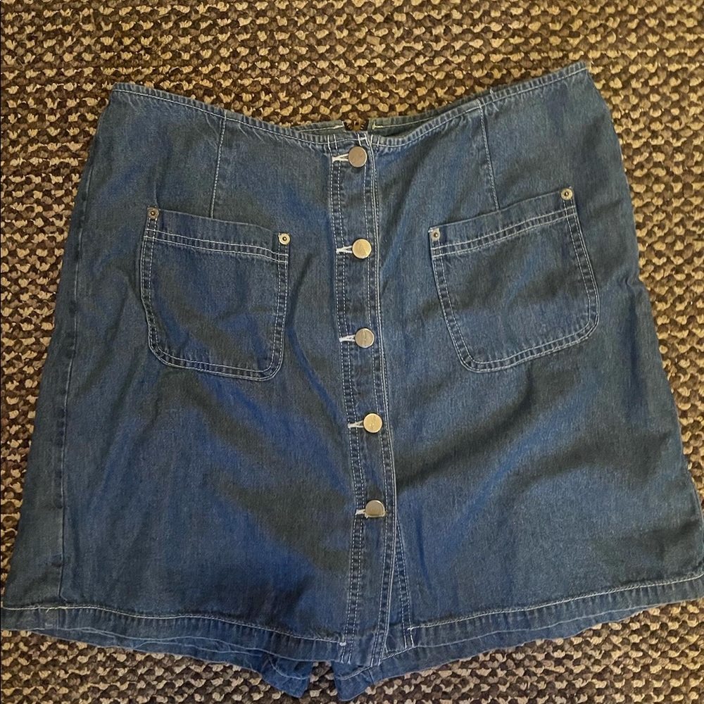 Size 8 like new skort!